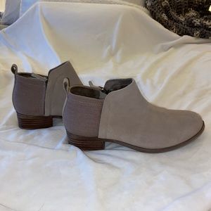 Tom’s women’s gray suede ankle booties.